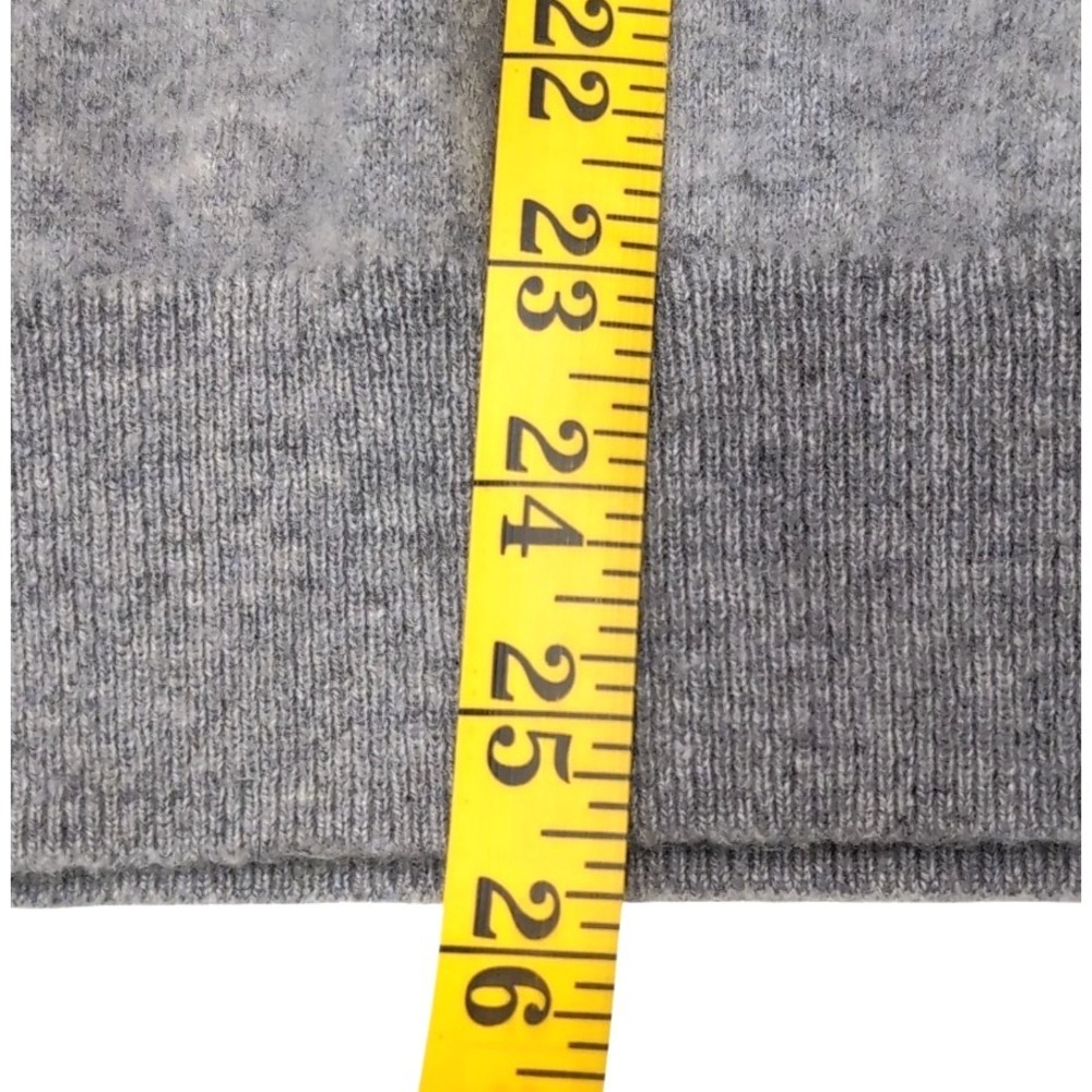 Saks Fifth Avenue Cashmere‎ V-Neck Sweater Gray Size L Women's/Unisex Runs Small - Picture 15 of 15